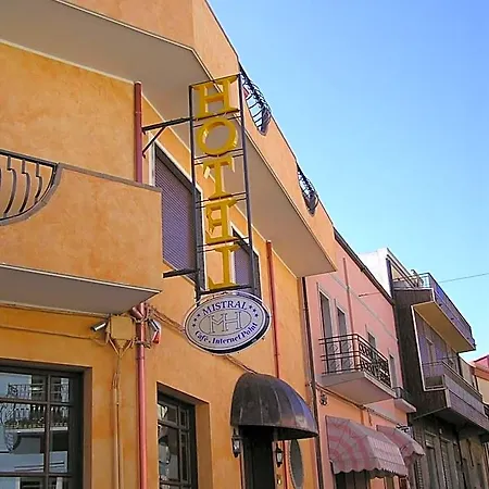 Mistral Hotel 3*