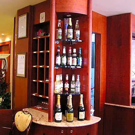 Mistral Hotel 3*
