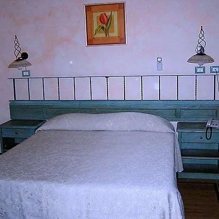 Mistral Hotel 3*