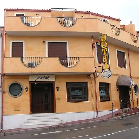 Mistral Hotel 3*